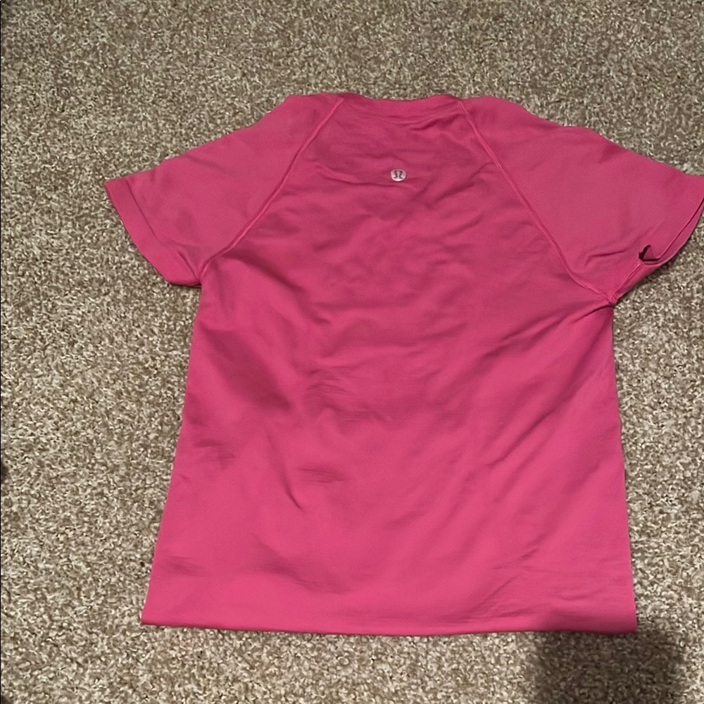 Swiftly Tech Short-Sleeve Shirt 2.0
Hip Length